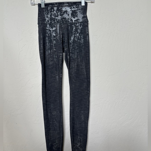 Lululemon High Rise Wunder Under Silver Gray Metallic Leggings Size 0 - Picture 4 of 7